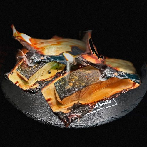 FISH ON FIRE 火燒鮭魚